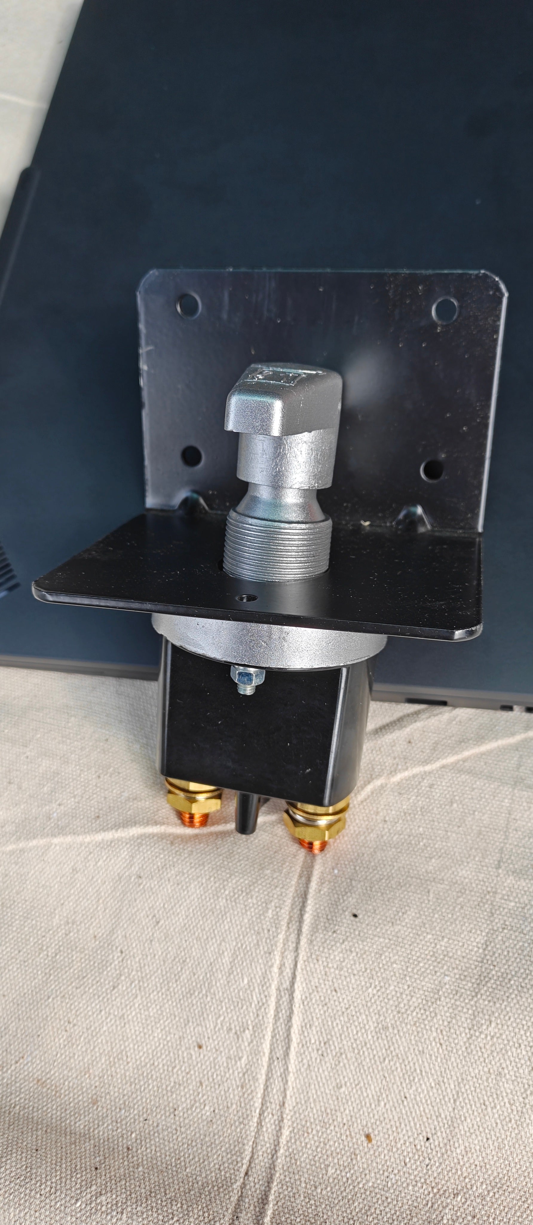 Rockarmor Premium Isolator Switch